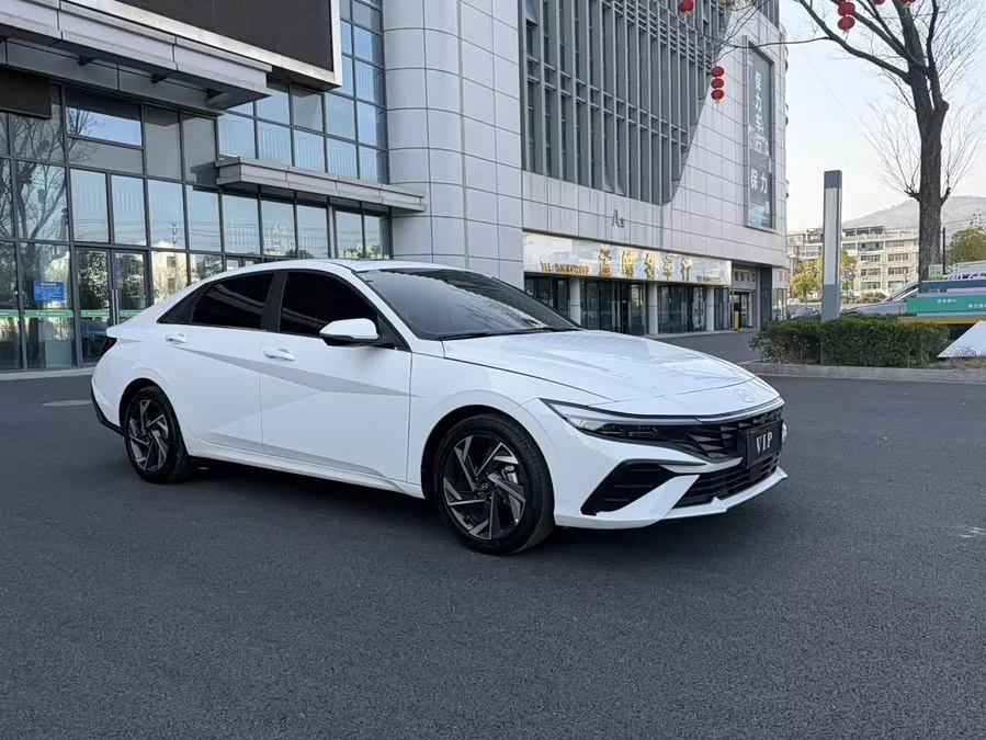Hyundai Elantra