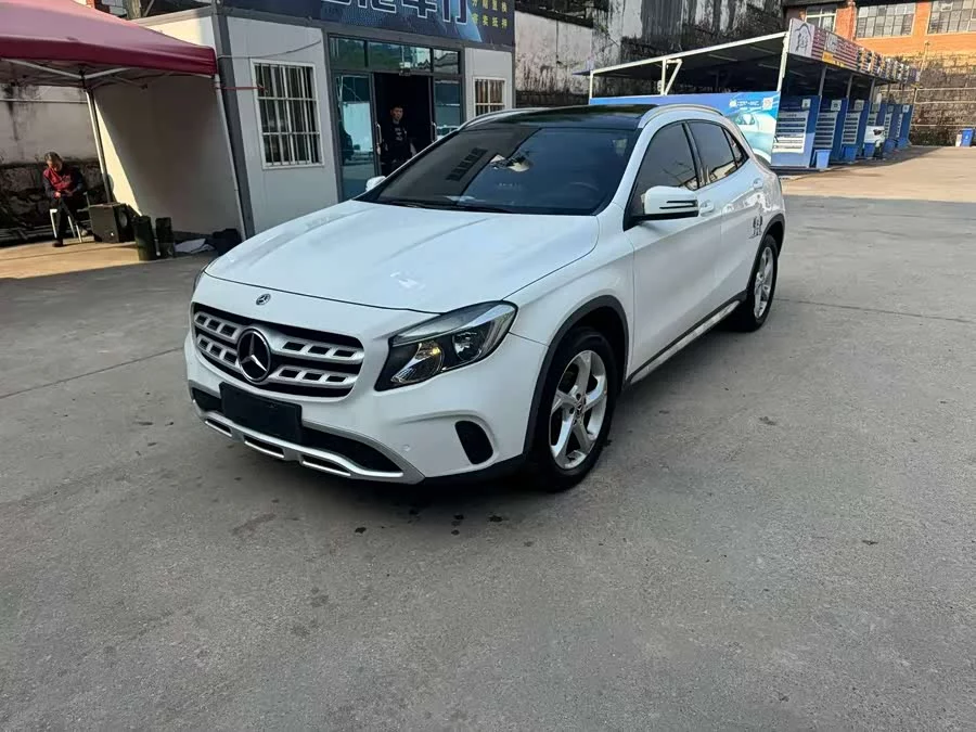 Mercedes Benz GLA