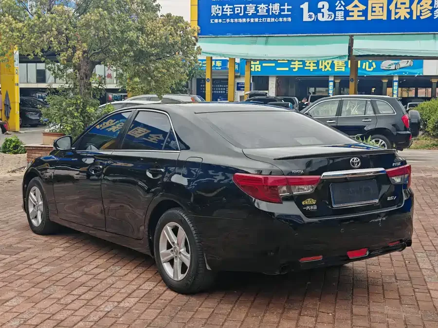 Toyota Reiz