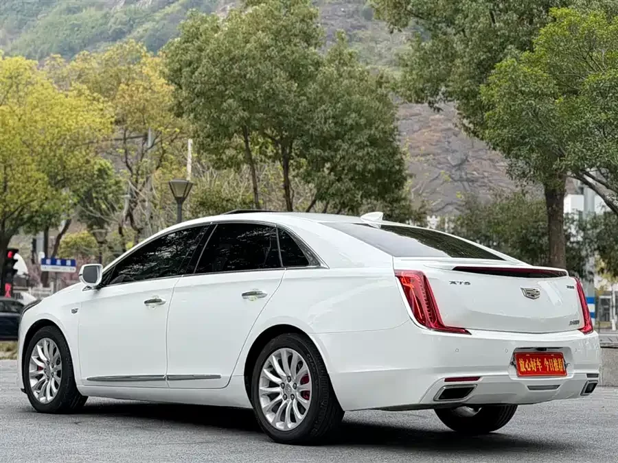 Cadillac XTS