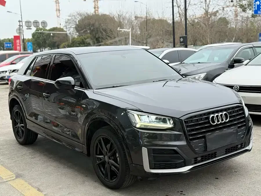 Audi Q2L