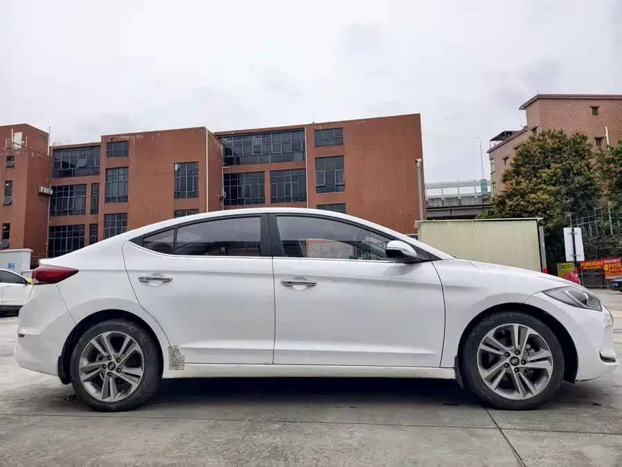 Hyundai elantra