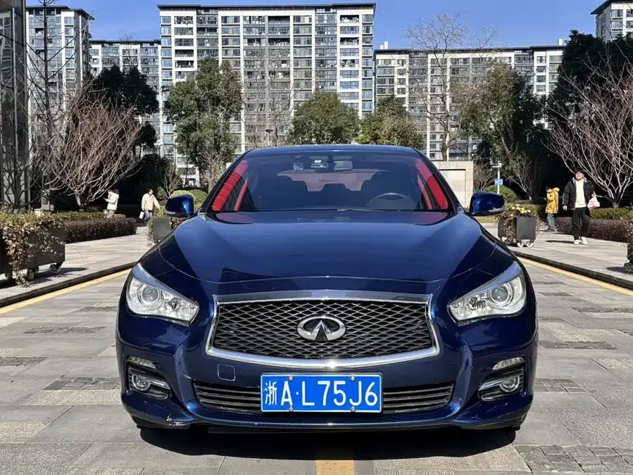 Infiniti Q50L