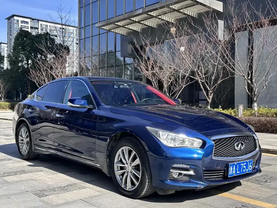 Infiniti Q50L