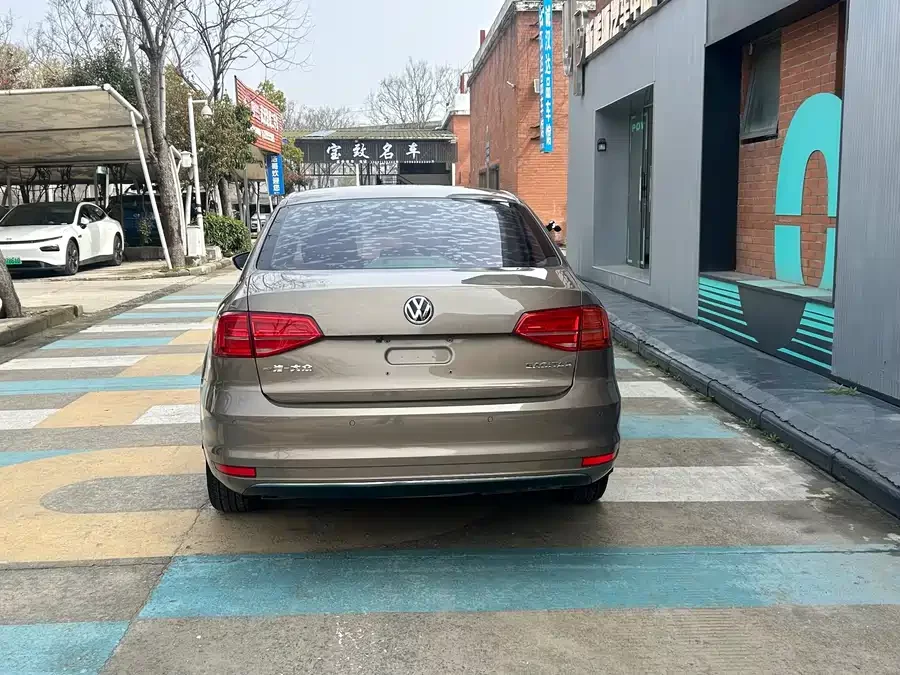 Volkswagen Sagitar