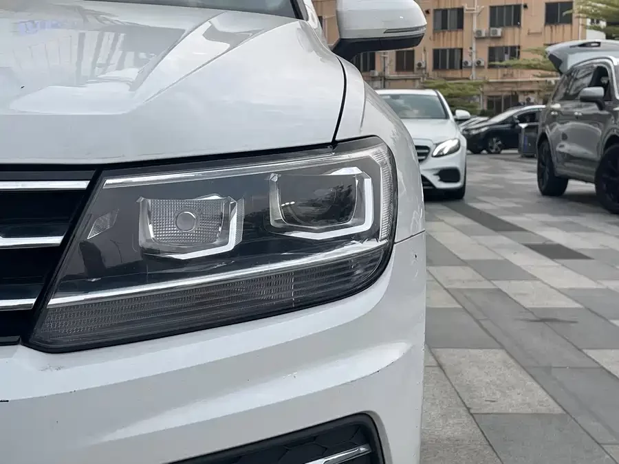 Volkswagen Tiguan L