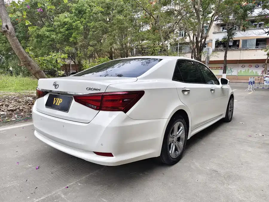 Toyota crown