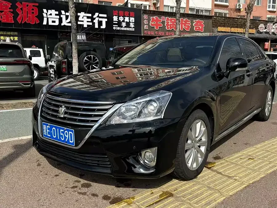 Toyota crown