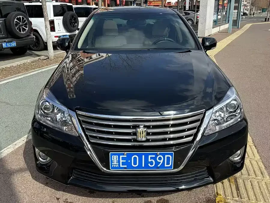 Toyota crown