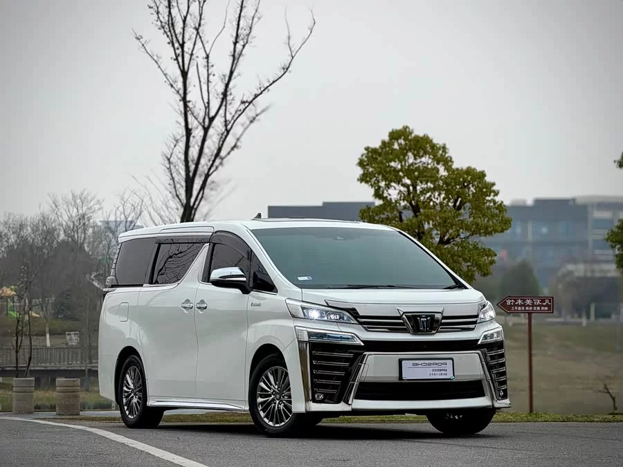 Toyota Crown Vellfire