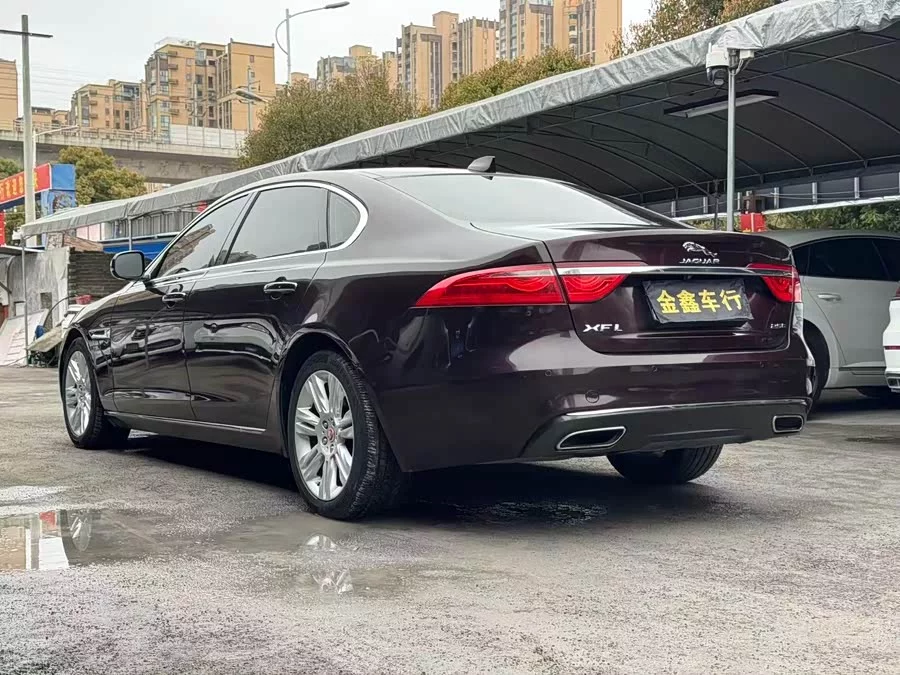 Jaguar XFL