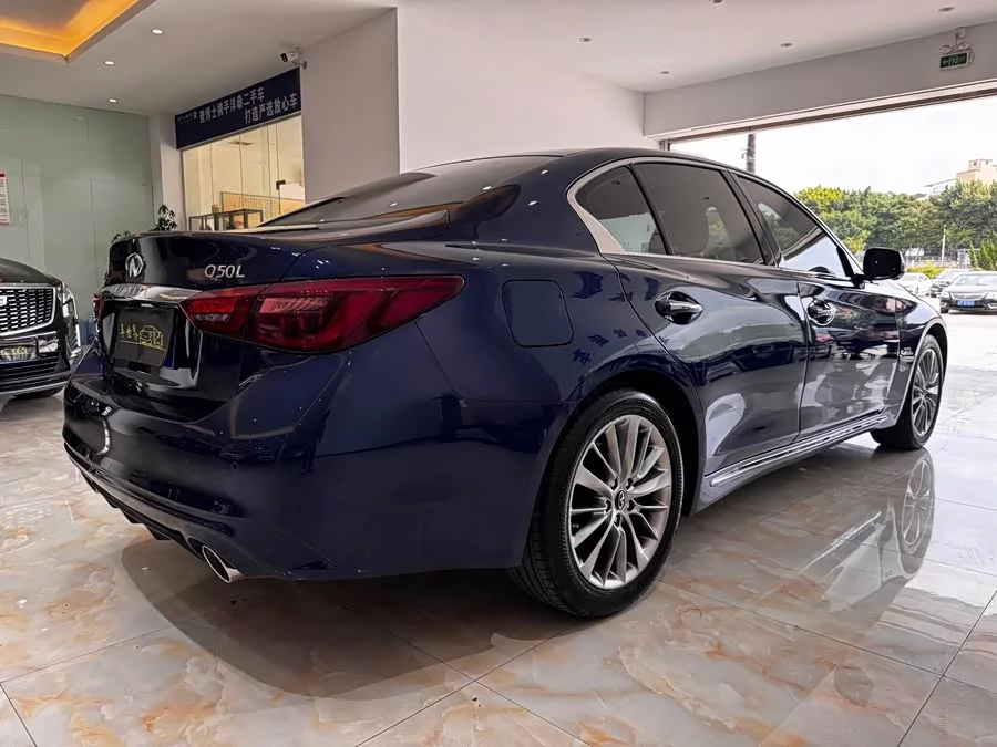 Infiniti Q50L