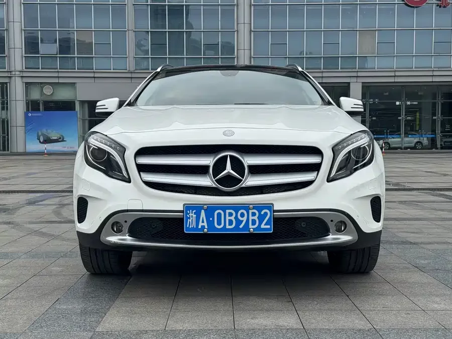 Mercedes Benz GLA