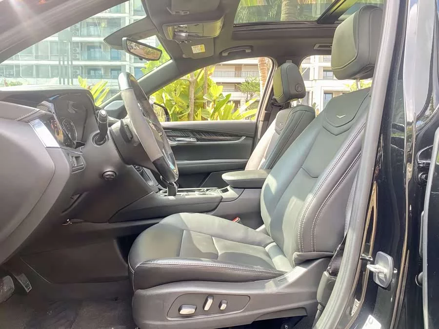 Cadillac XT6