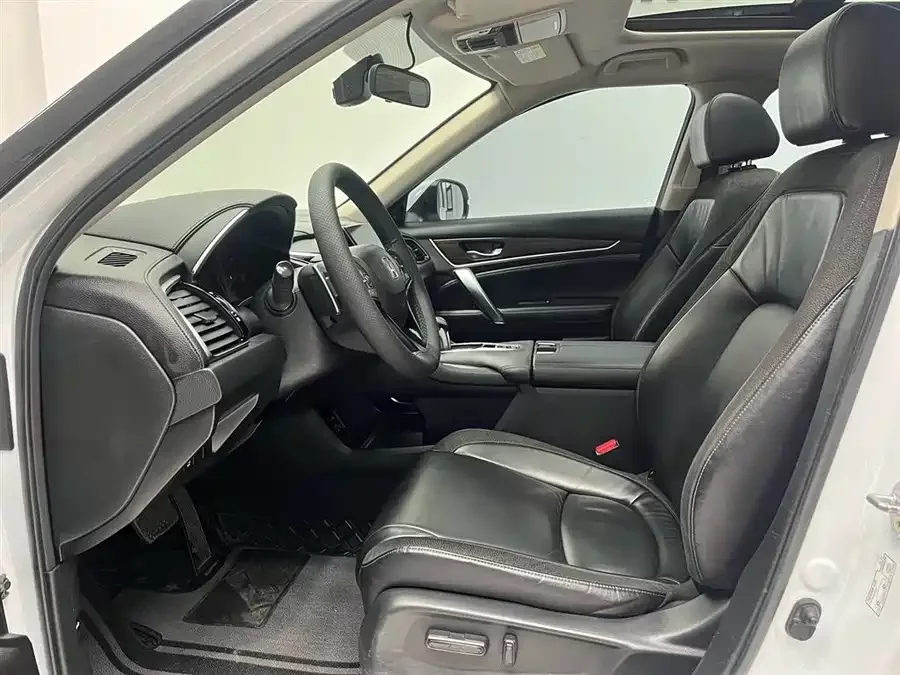 Honda Crown Road
