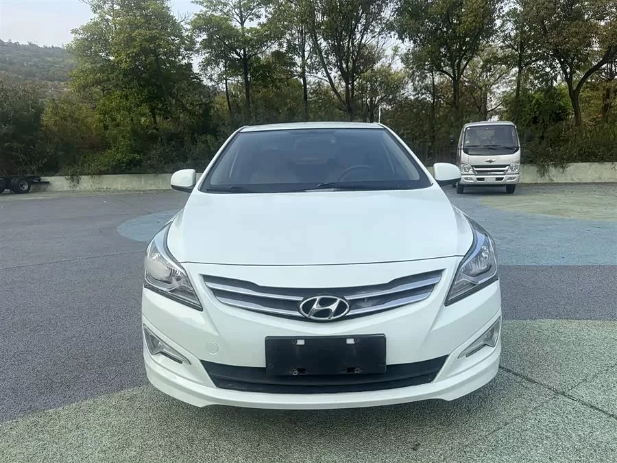 Hyundai Rena