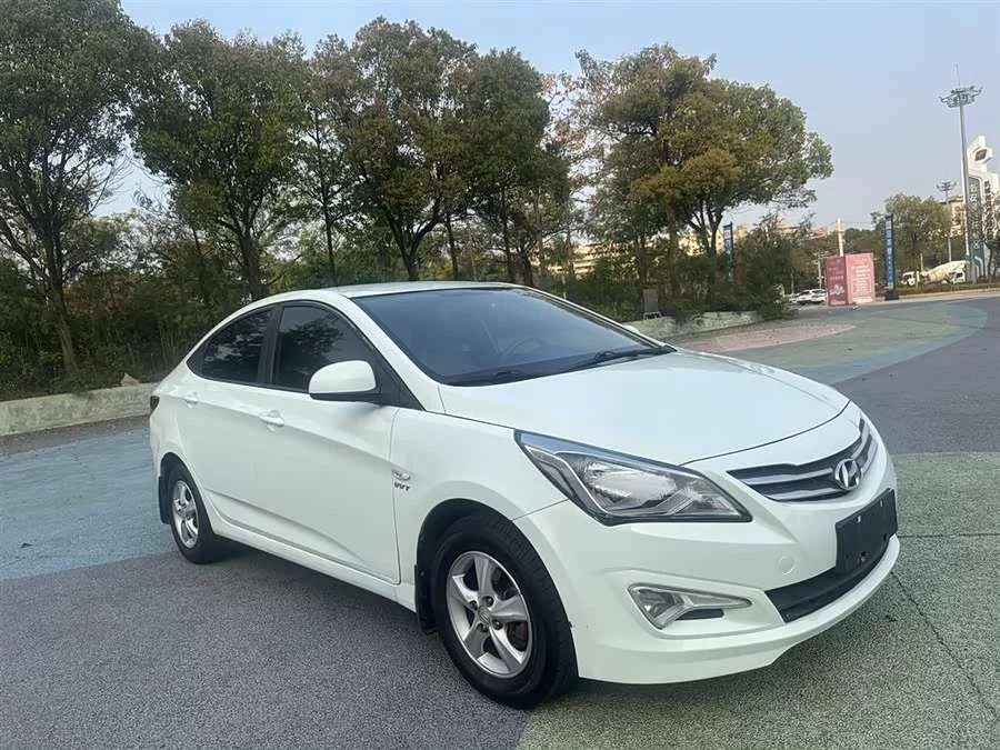 Hyundai Rena