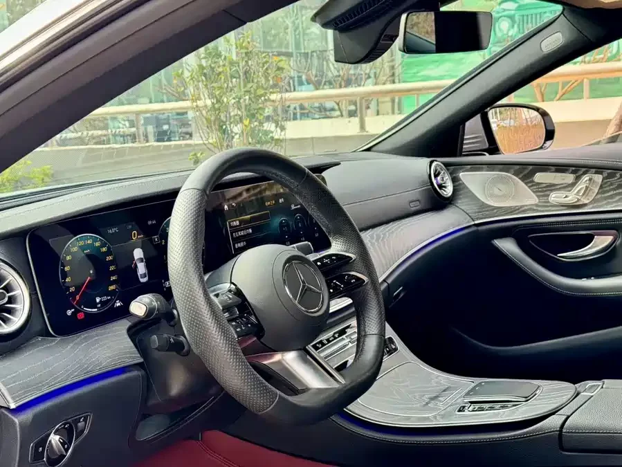 Mercedes Benz CLS