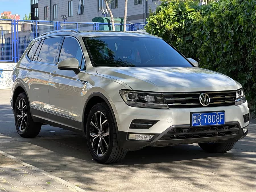 Volkswagen Tiguan L