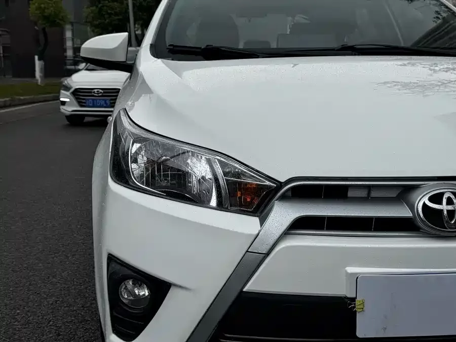 Toyota YARiS L