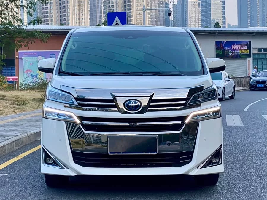 Toyota Crown Vellfire