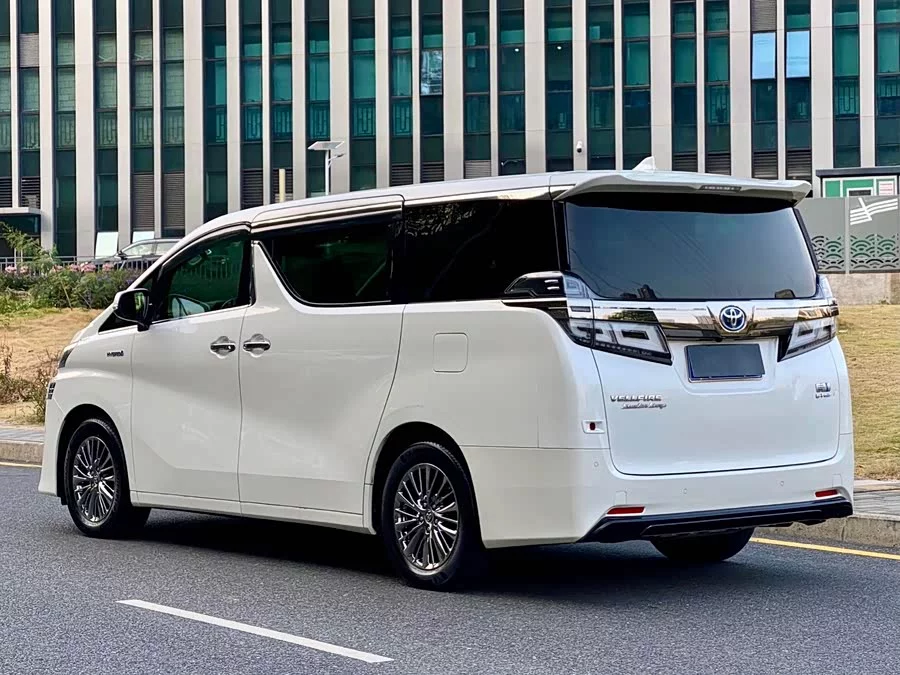 Toyota Crown Vellfire