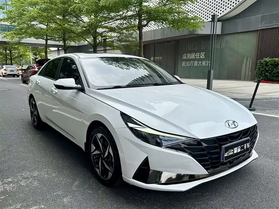 Hyundai Elantra
