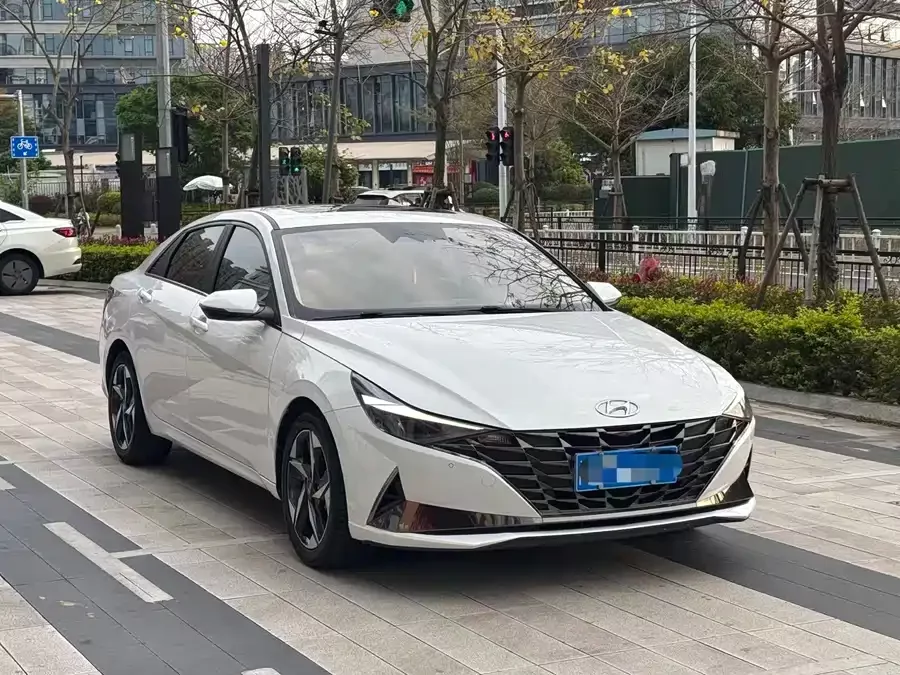 Hyundai Elantra