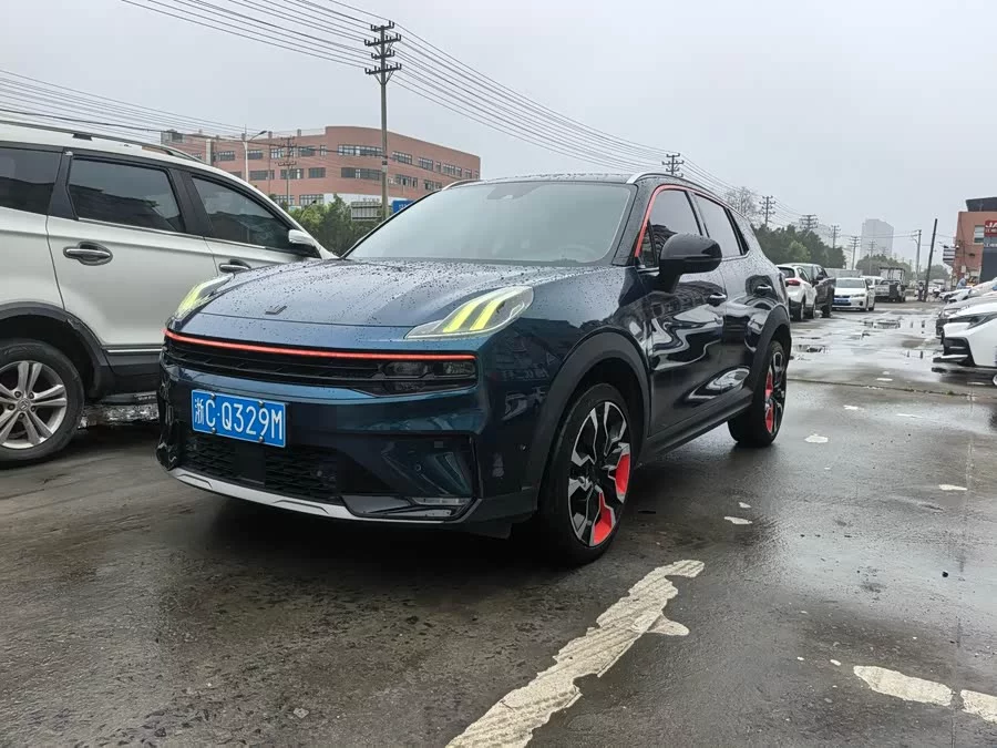 Lynk & Co 06