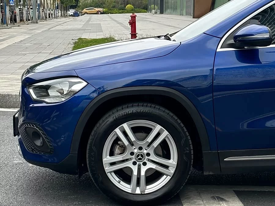 Mercedes Benz GLA