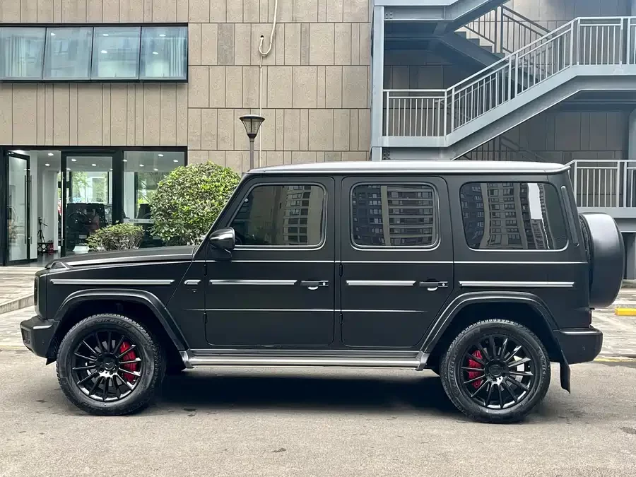 Mercedes Benz G-rated
