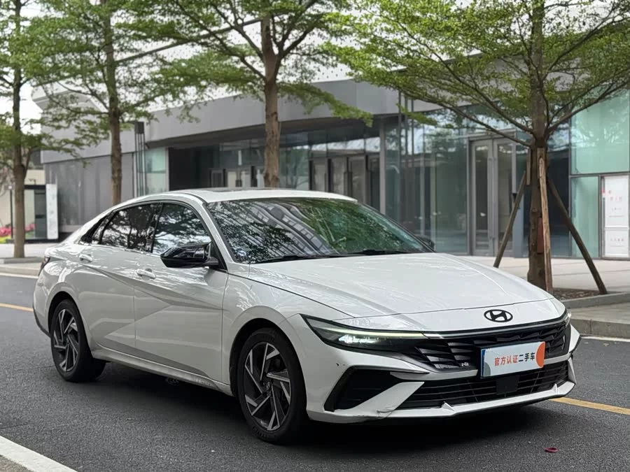 Hyundai Elantra