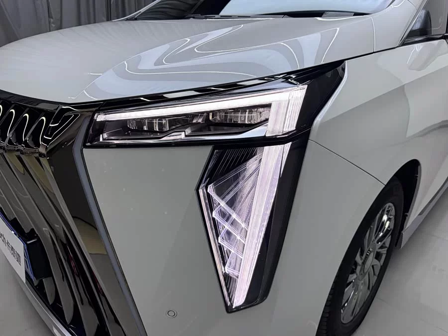 GAC Trumpchi M8