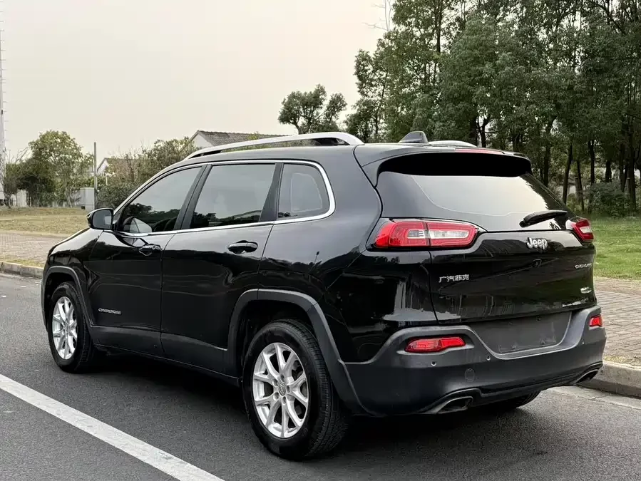 Jeep Cherokee