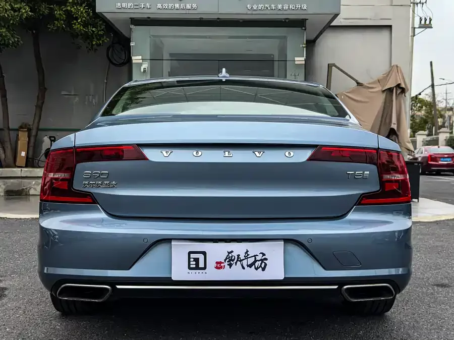 Volvo S90