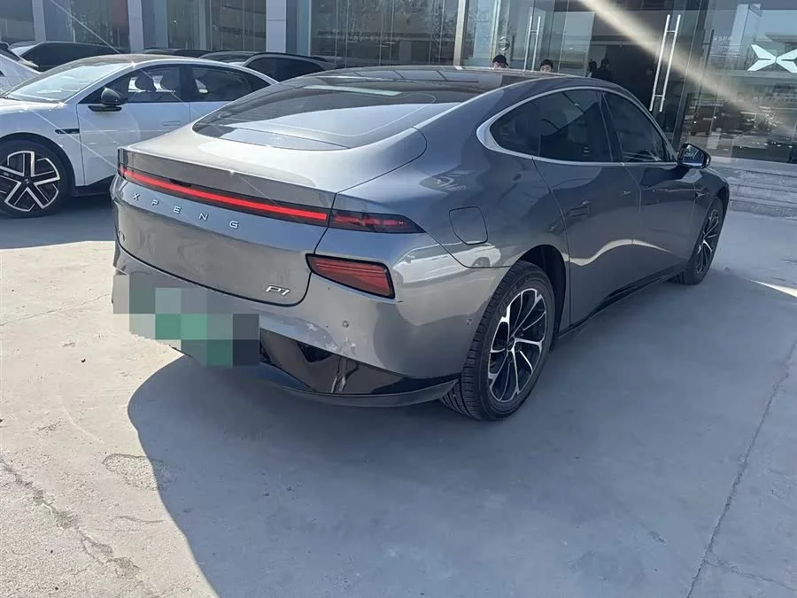 Xpeng P7