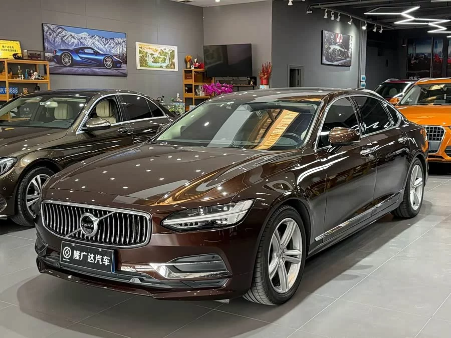 Volvo S90