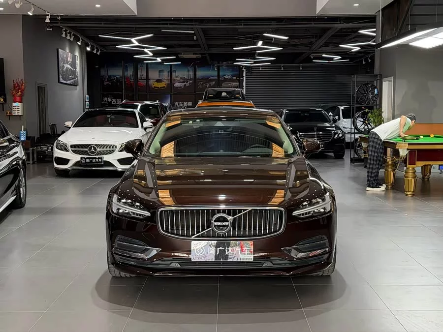 Volvo S90