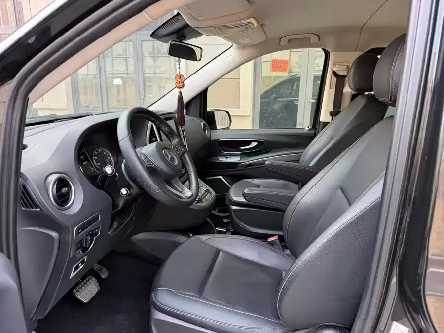 Mercedes Benz Vito