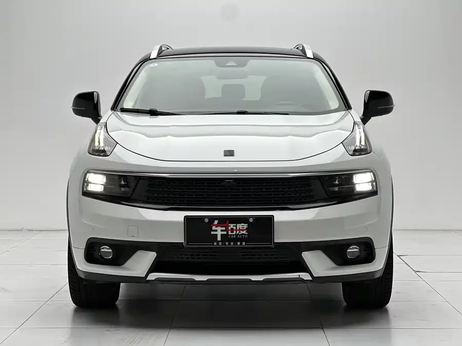 Lynk & Co 01