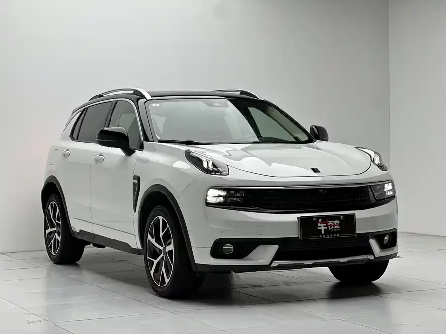 Lynk & Co 01