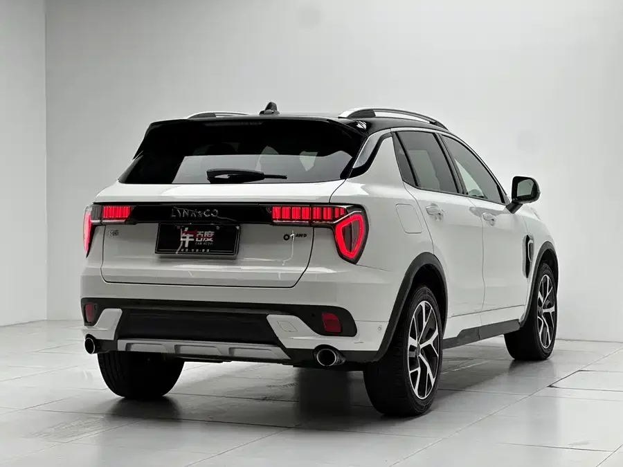 Lynk & Co 01