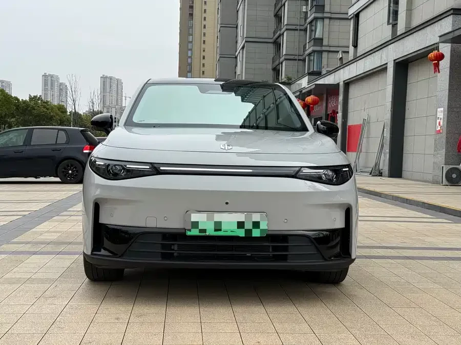 Leapmotor C10