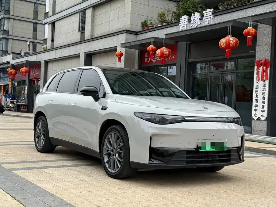 Leapmotor C10