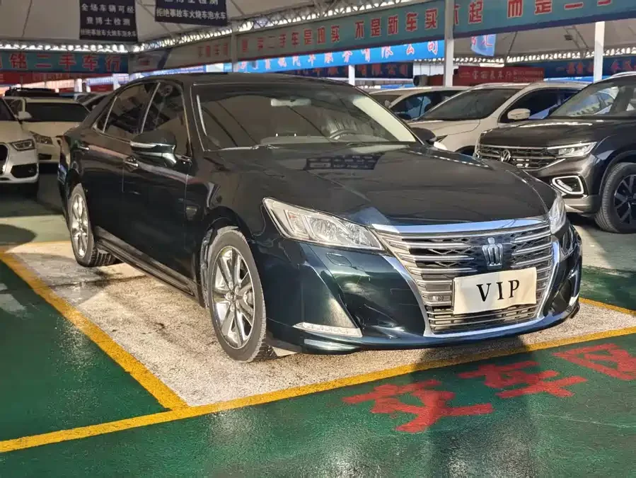 Toyota crown