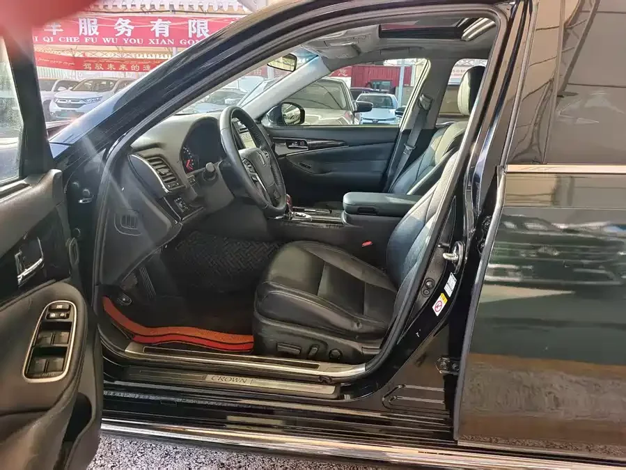 Toyota crown