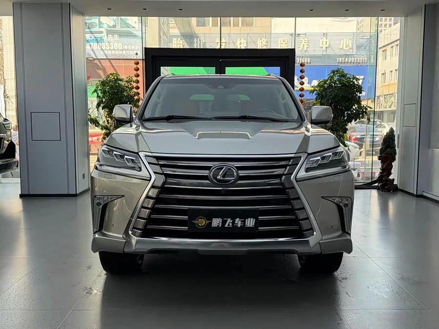 Lexus LX