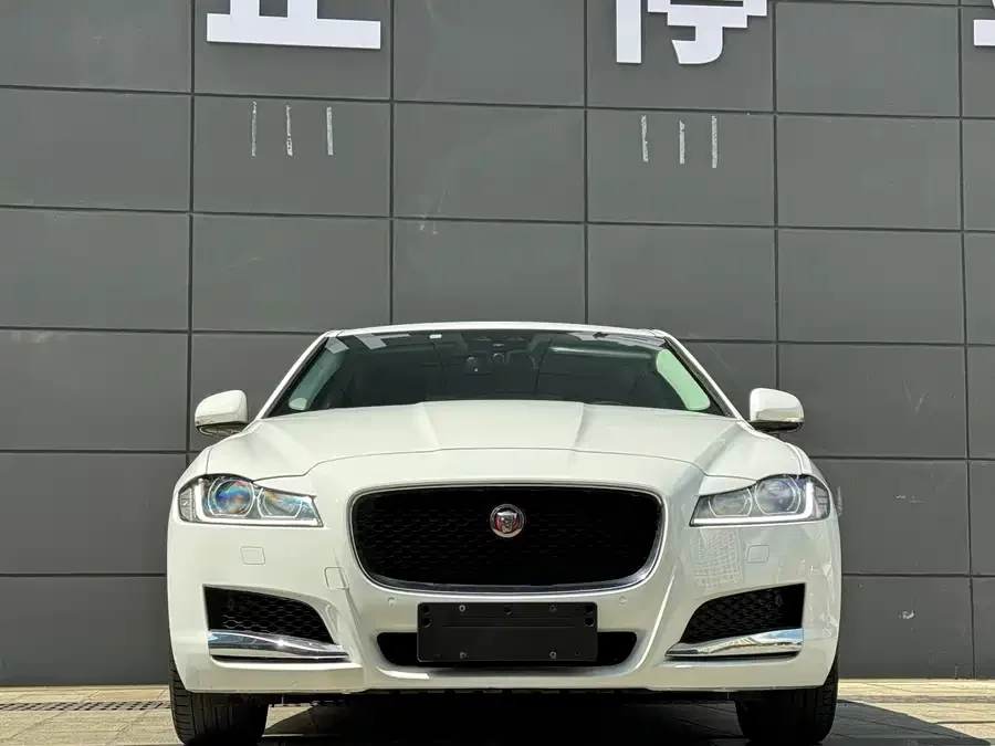 Jaguar XFL
