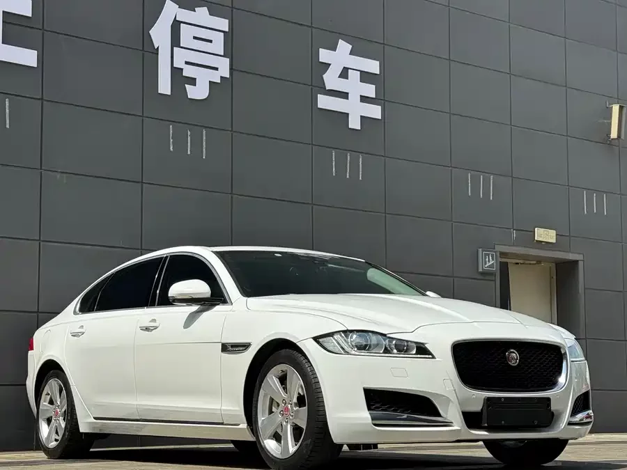 Jaguar XFL