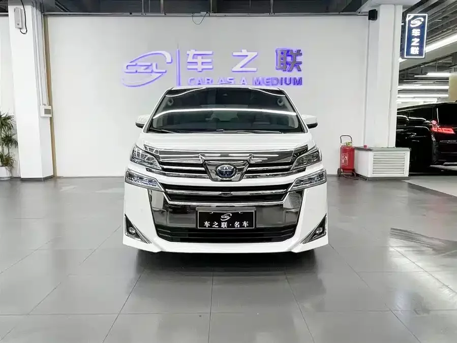 Toyota Crown Vellfire